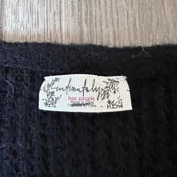 Free People V Neck Textured Sweater Tunic In Black Size M/L - Picture 9 of 12